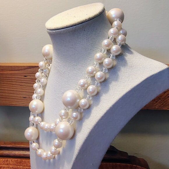 Vintage 80s Trifari Necklace Faux Pearls Gold Tone Cone and Clear Bead Spacers - Picture 2 of 7